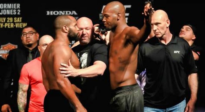 Joe Rogan: Tyson Fury criticizes 'bald-headed midget' over doubting his chances against Jon Jones