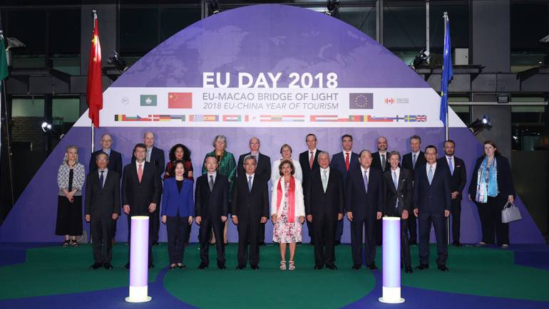 Landmarks across China honour the EU-China Tourism Year